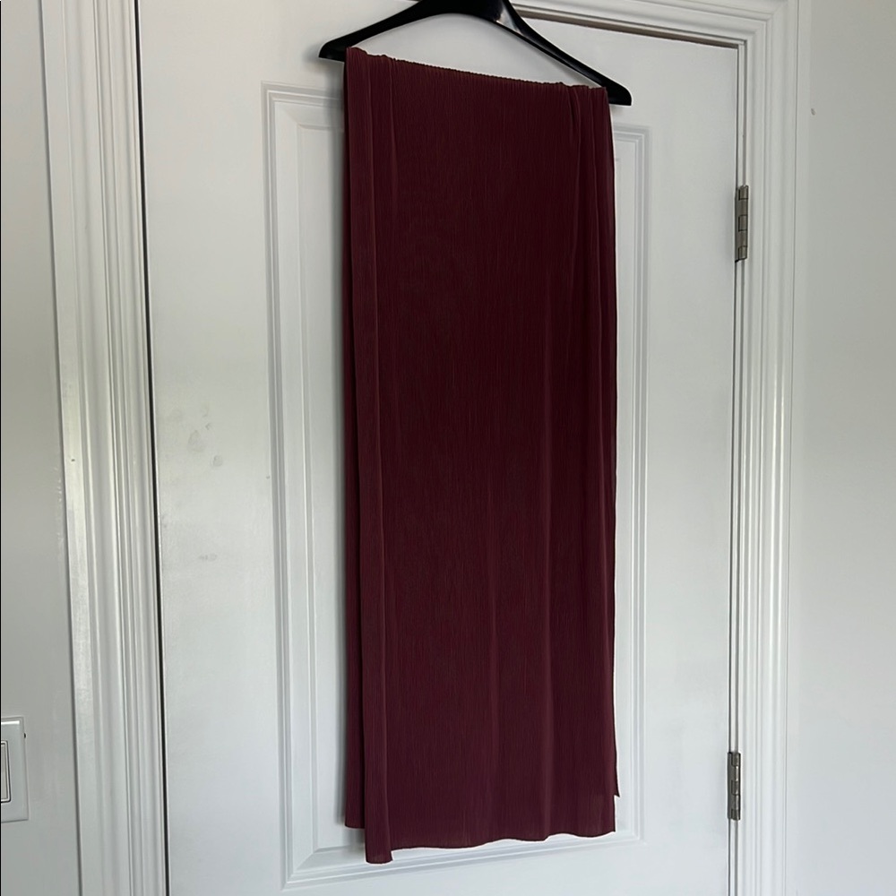 PLUM TEXTURED PLEATED HIJAB SHAWL SCARF
